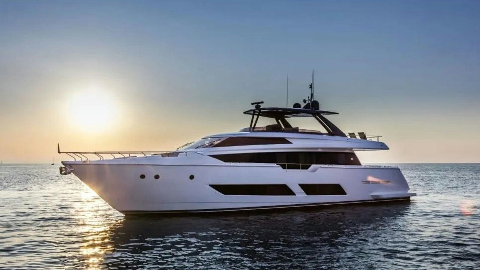 Ferretti 850, 25.9 m Ferretti 850 charter yacht
