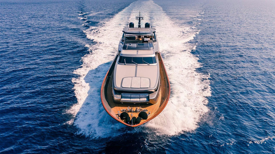 Oval, 31.1 m Cantieri Di Pisa charter yacht
