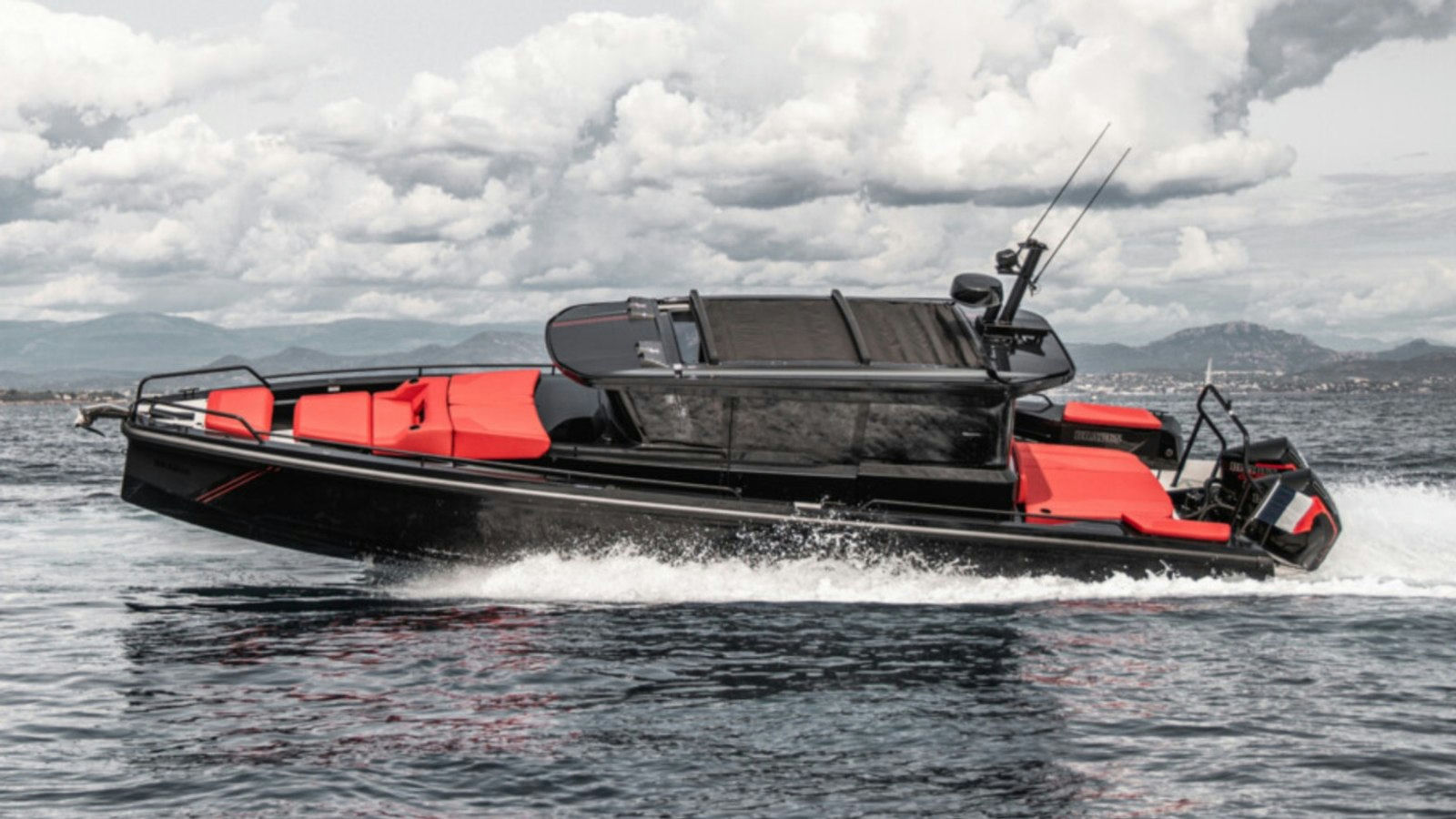 Brabus Shadow 900, 12 m Brabus Shadow 900 charter yacht