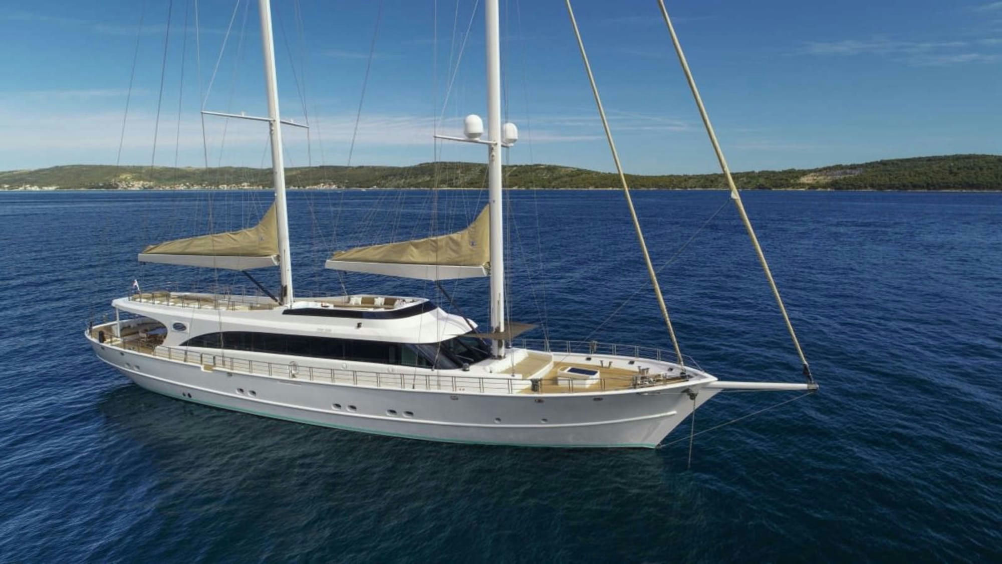 Acapella, 49 m charter yacht