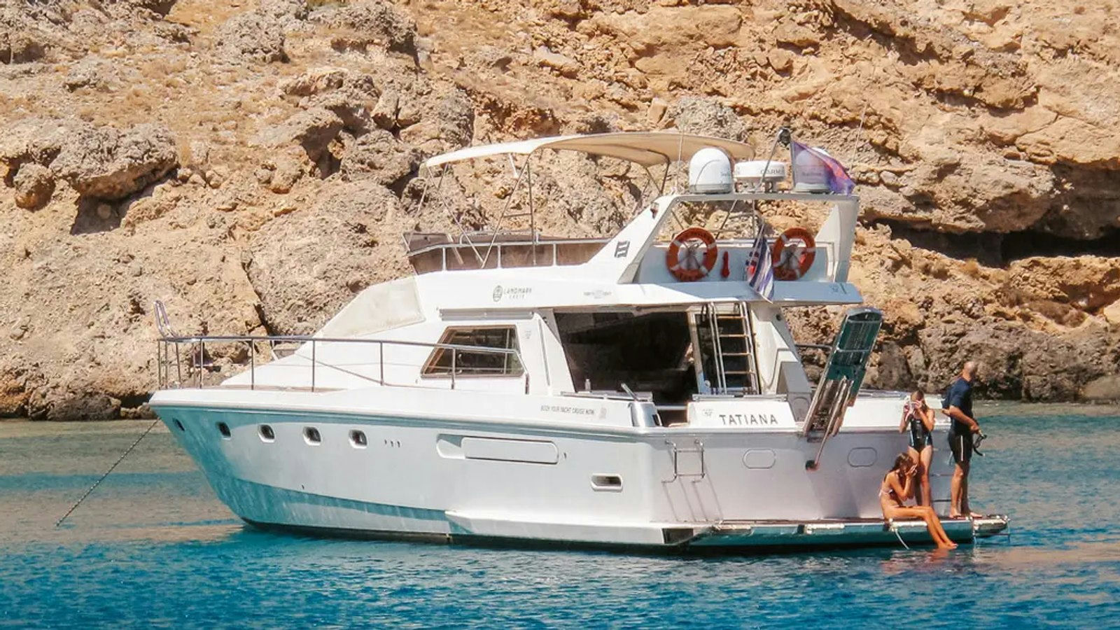 Tatiana, 15.9 m Ferretti Altura 52S charter yacht