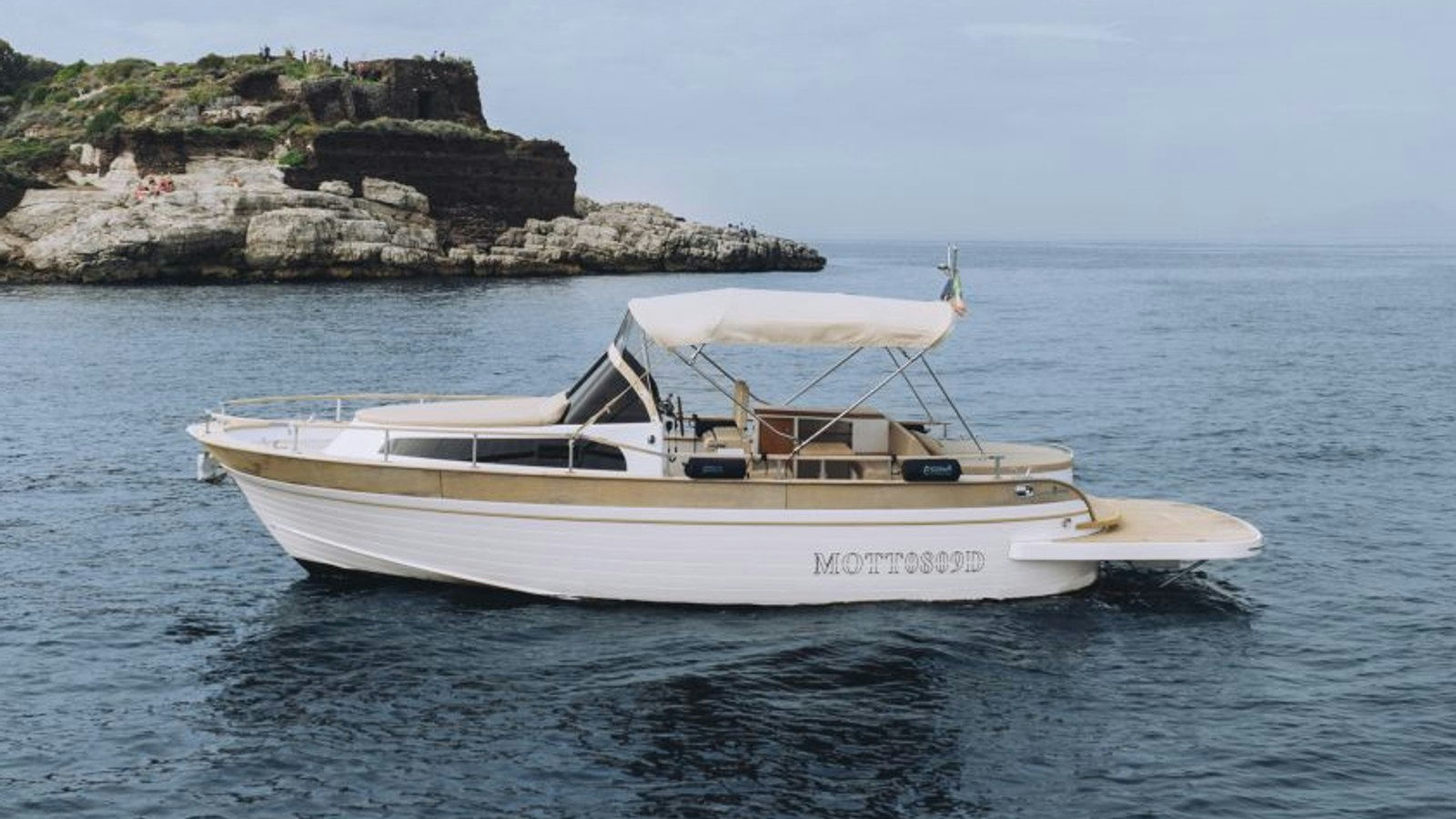 Positano 32, 10 m Cantieri Esposito Positano 32 charter yacht
