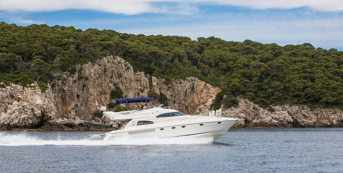 Malavi, 17 m charter yacht