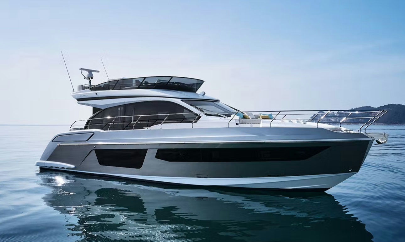 Azimut 53, 16.8 m Azimut 53 charter yacht