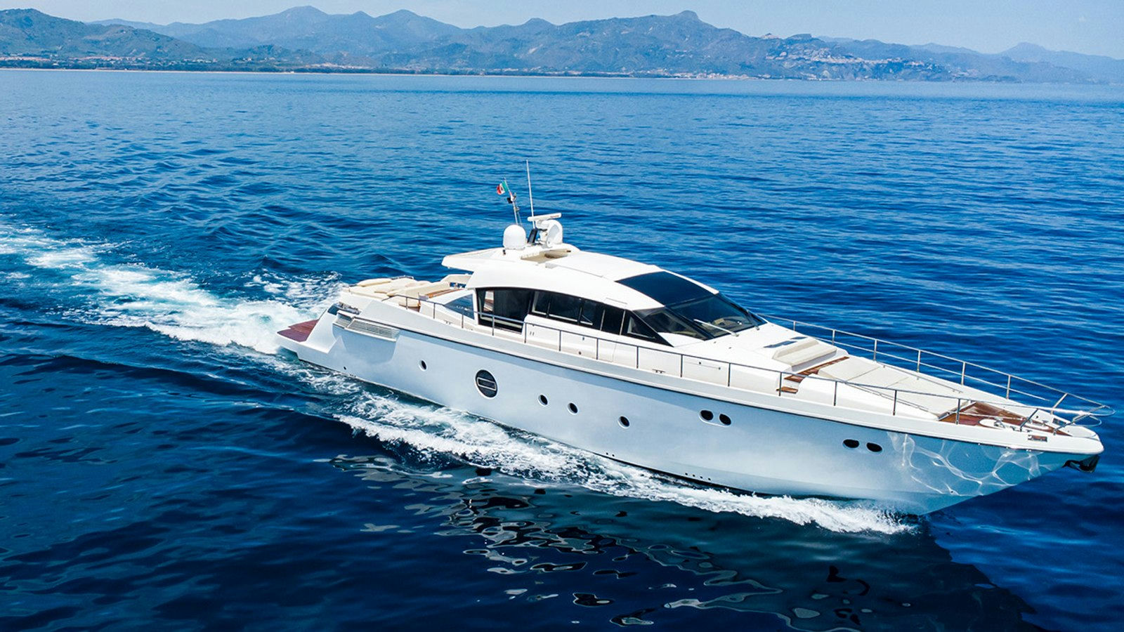 Aicon 82, 25 m Aicon 82 Flybridge charter yacht