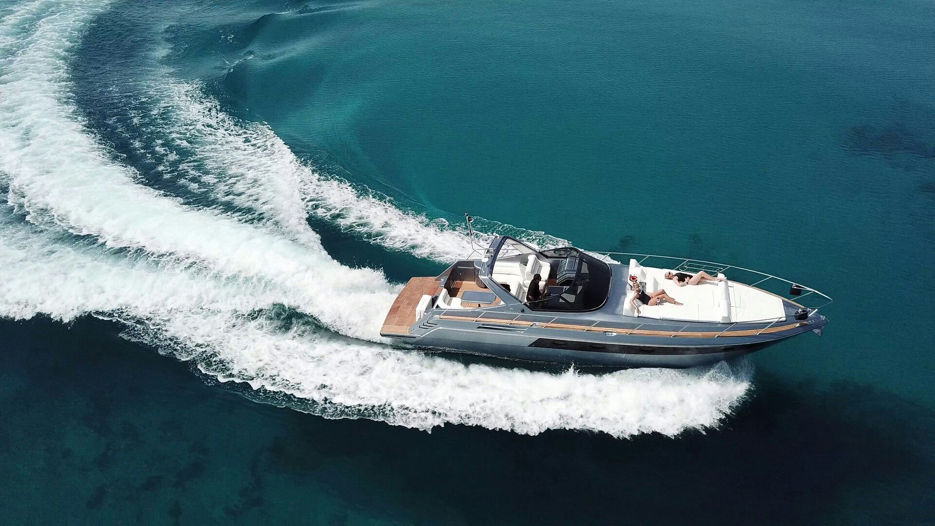 ESTE, 13.6 m Cranchi Mediterranee 44 charter yacht