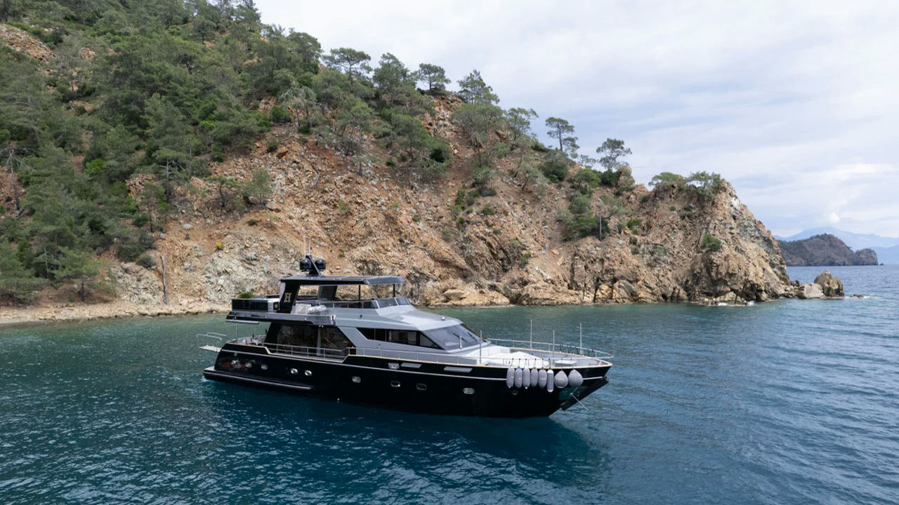 Beyefendi H, 27 m charter yacht
