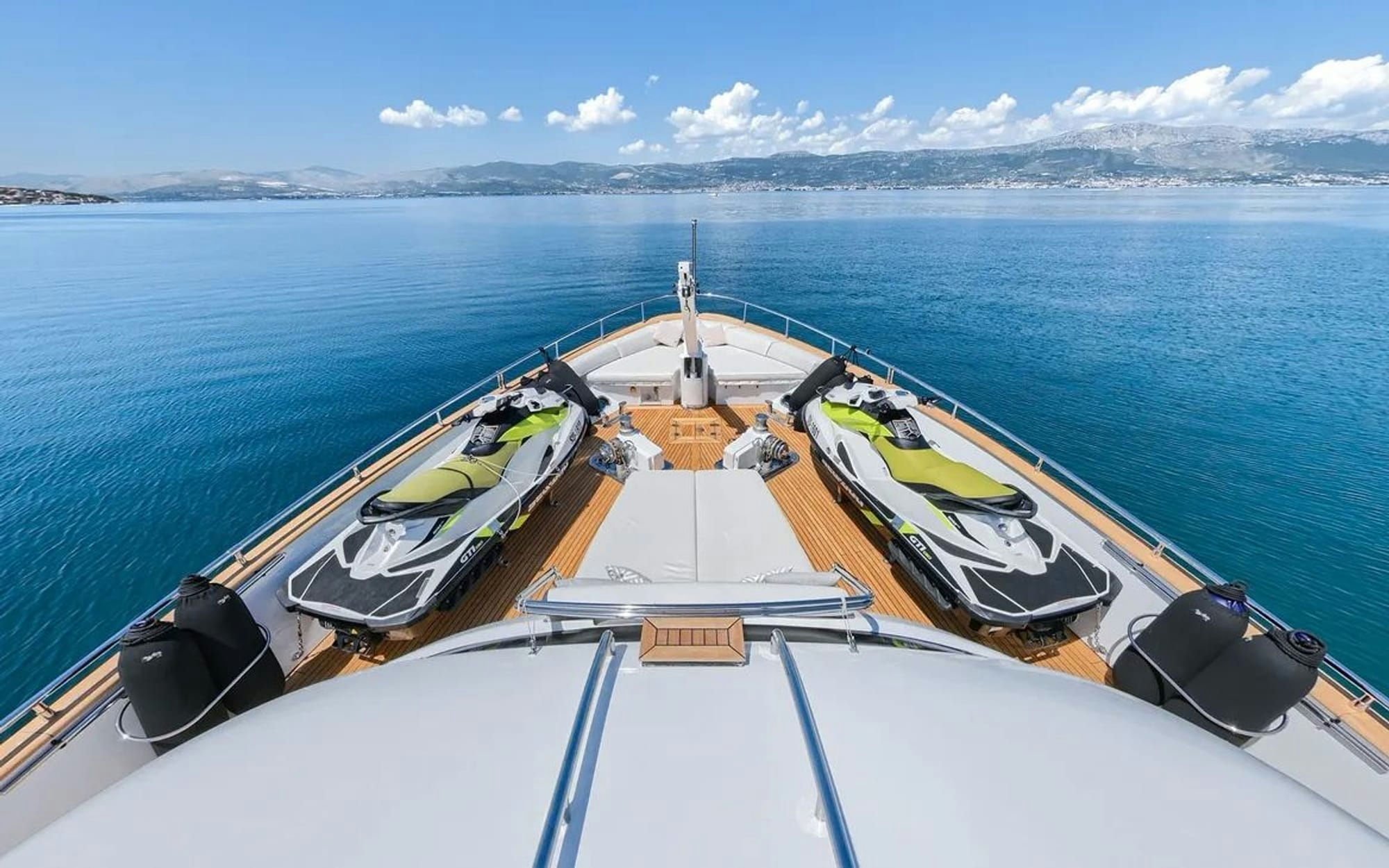 Tuscan Sun, 32.5 m Maiora charter yacht