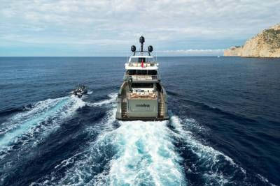 Moka, 42.8 m Sanlorenzo charter yacht