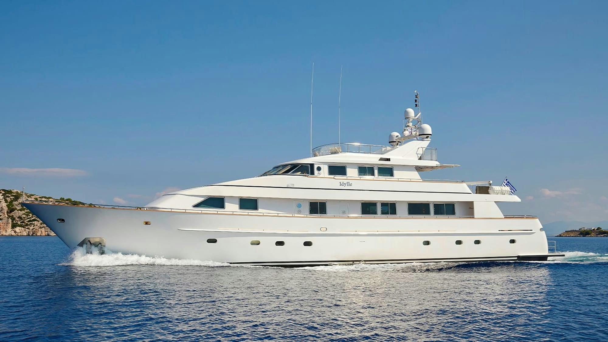 Idylle, 36.8 m Benetti charter yacht