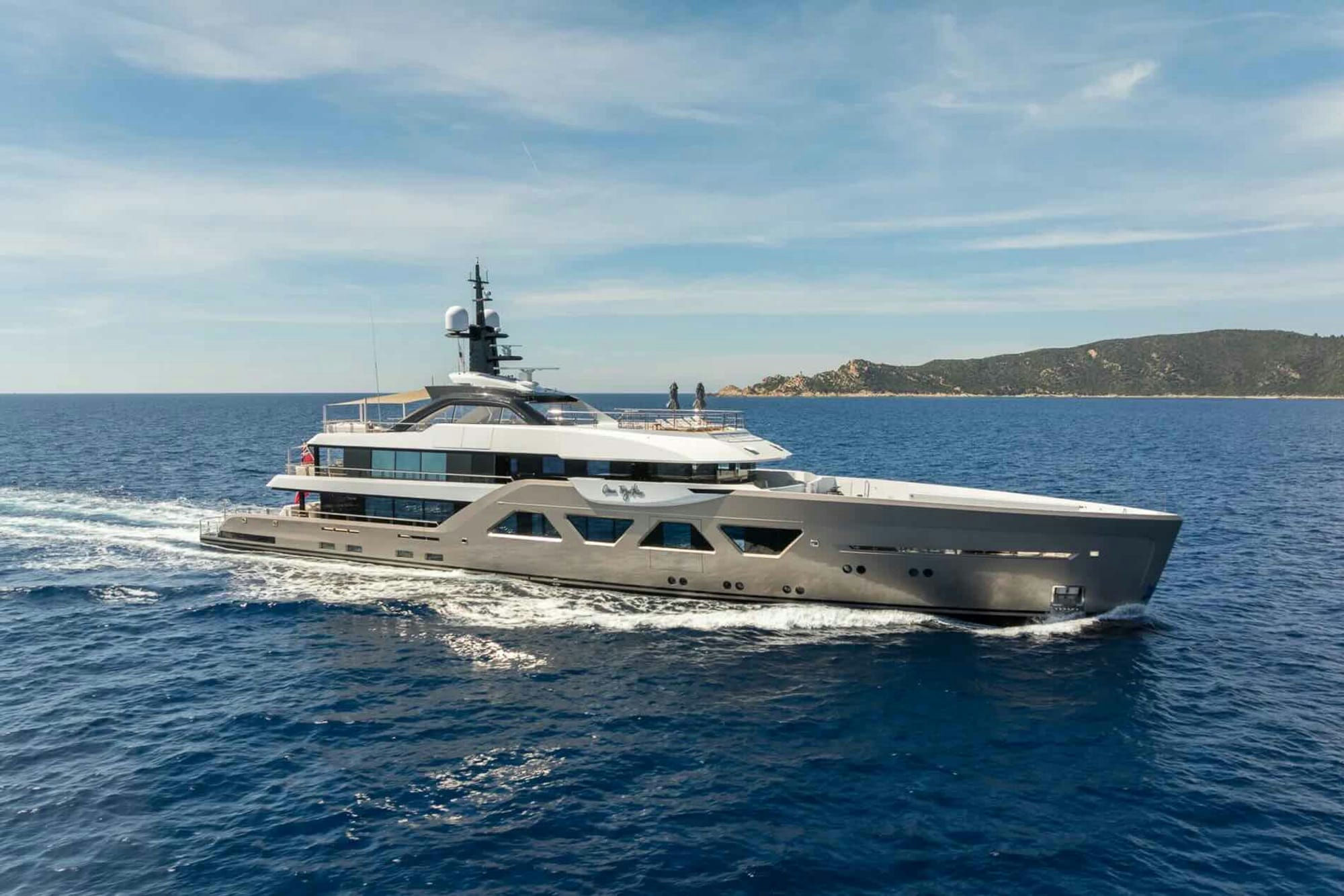Come Together, 60 m Amels charter yacht