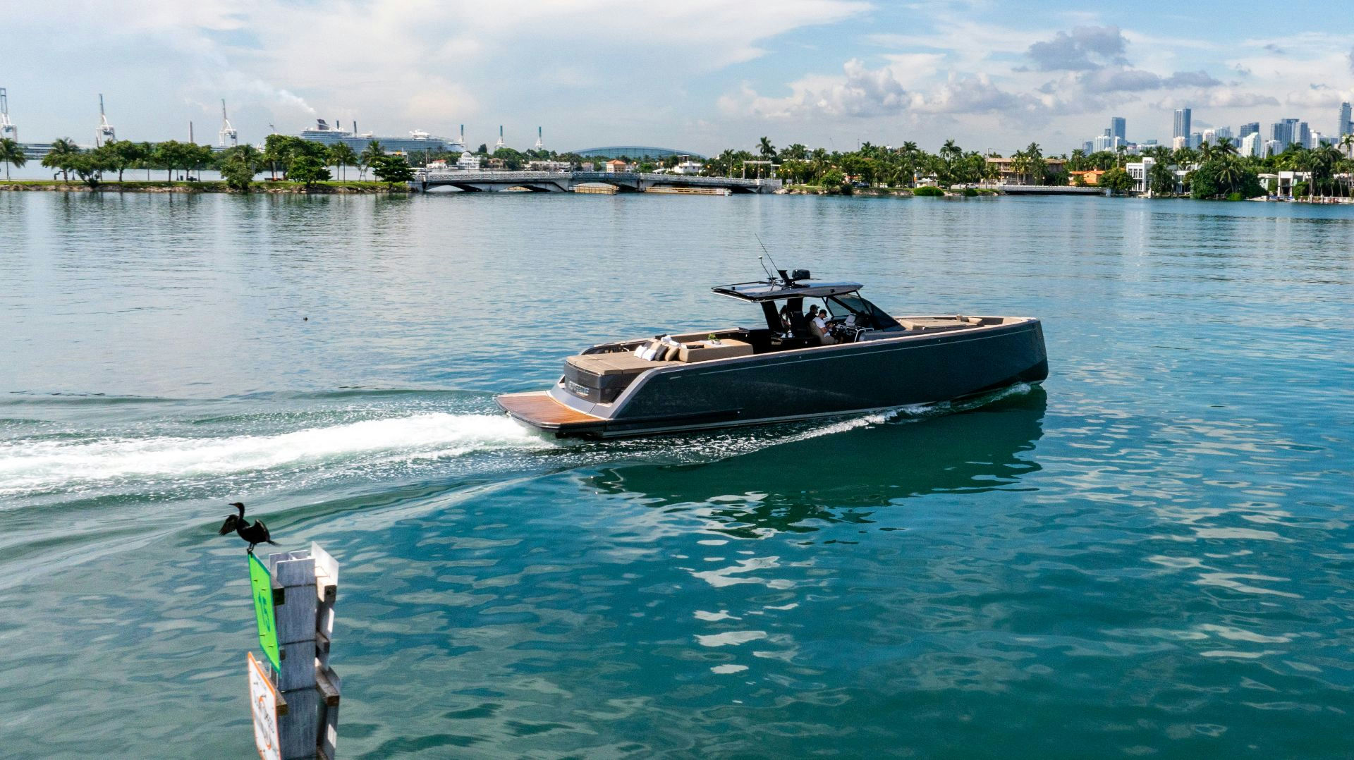Full Pop, 15.2 m Pardo 50 charter yacht