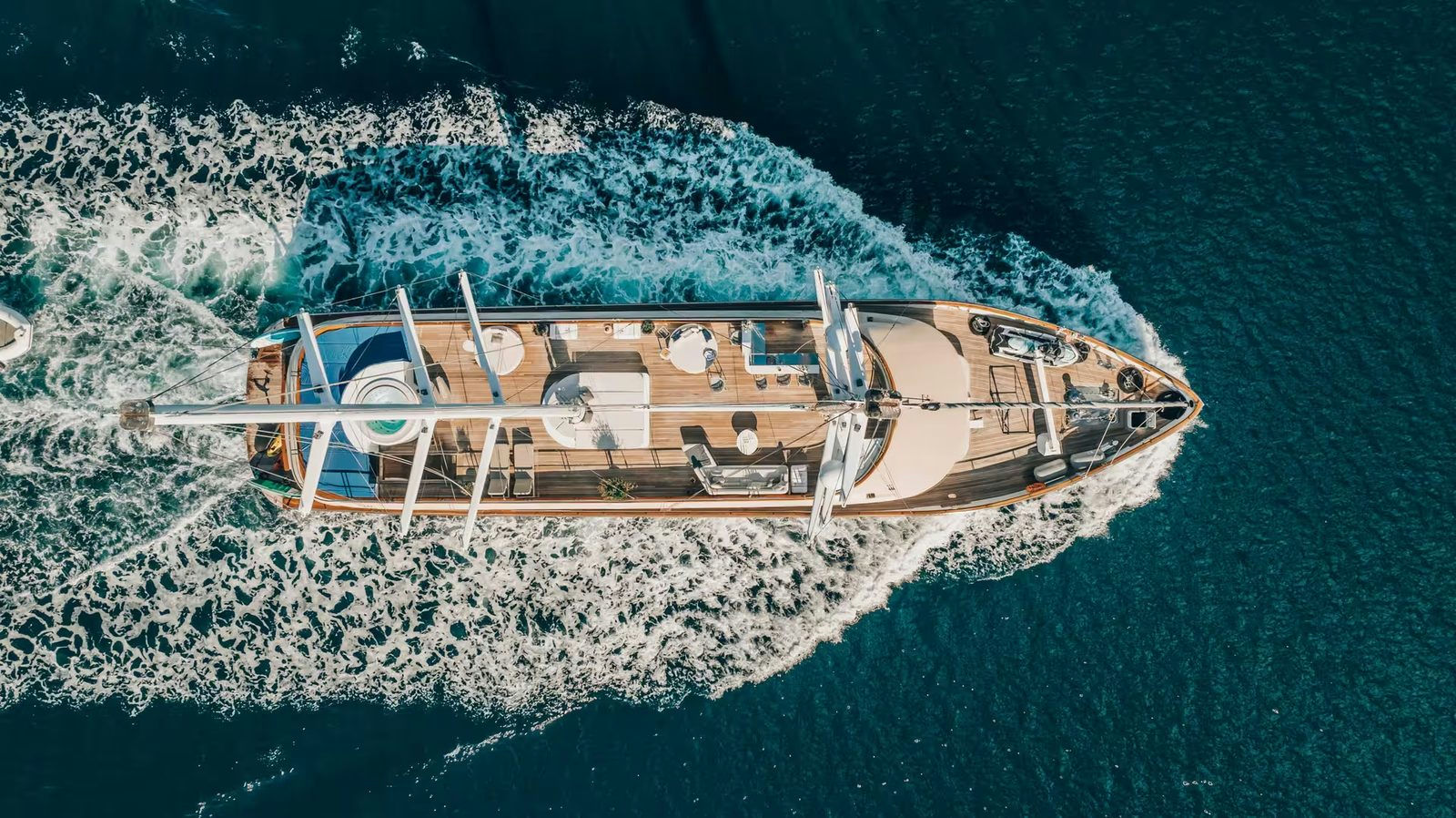 Maxita, 39.2 m Custom charter yacht