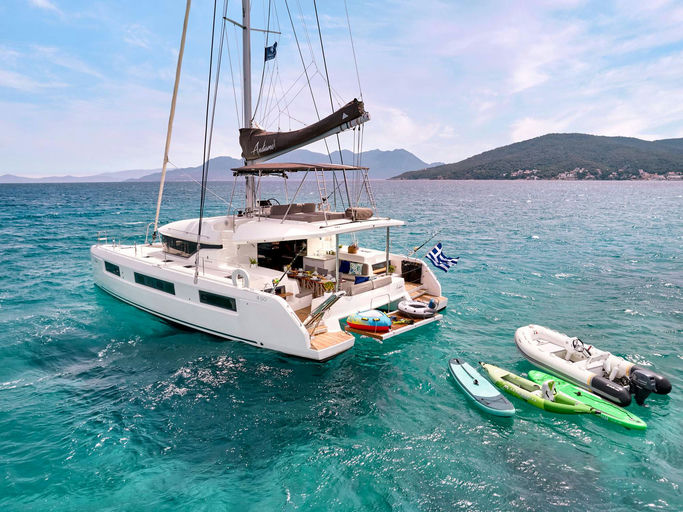 Andiamo, 14 m Lagoon charter yacht