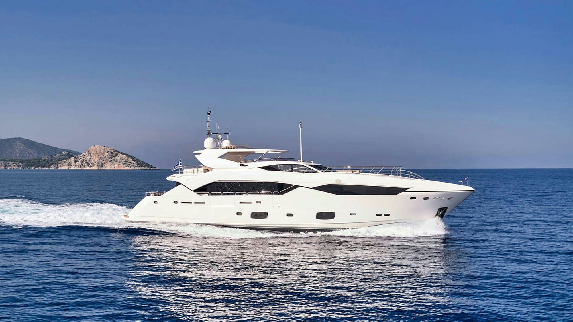 Makani II, 35 m Sunseeker charter yacht