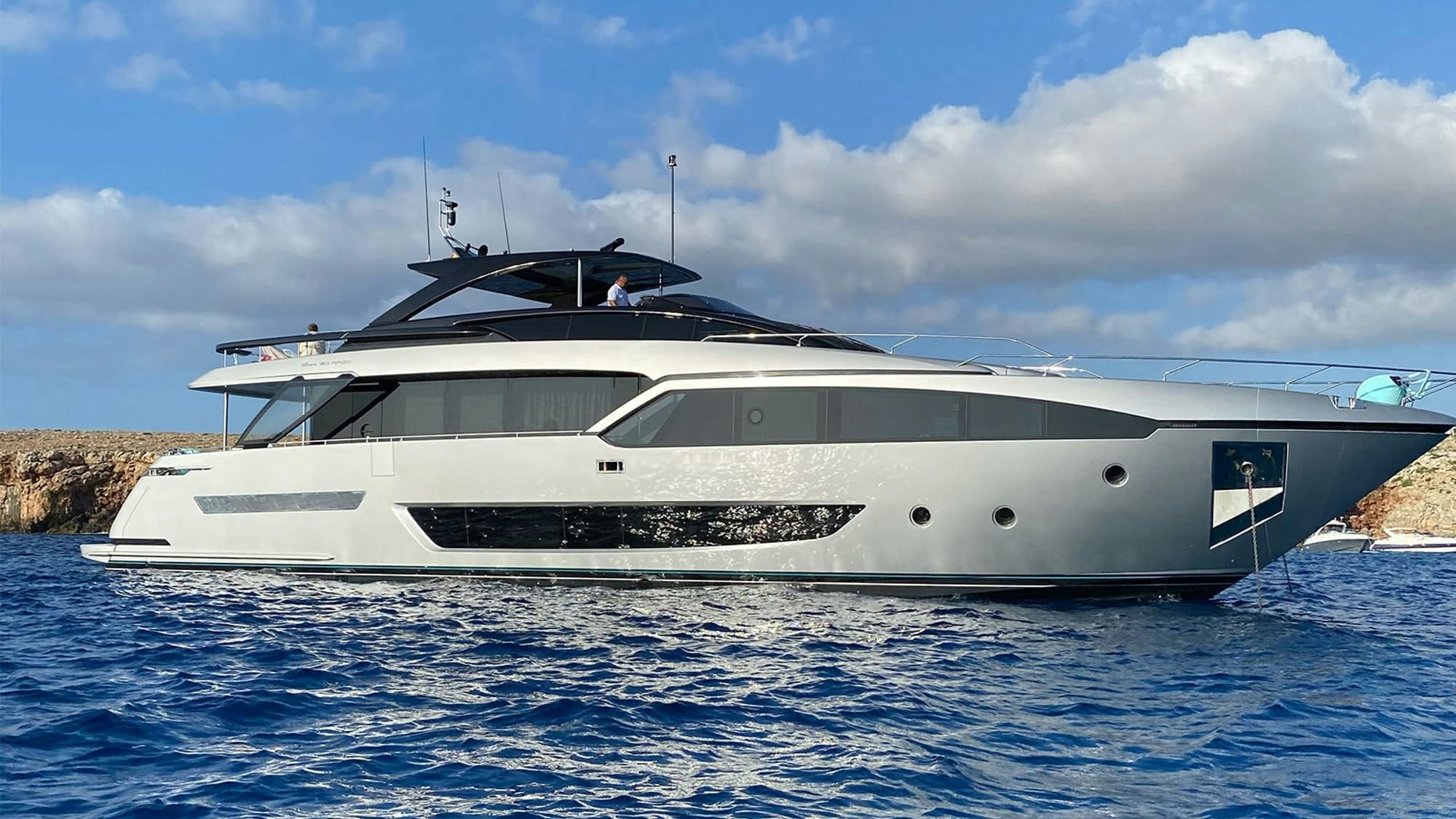 Noi, 28.5 m Riva charter yacht