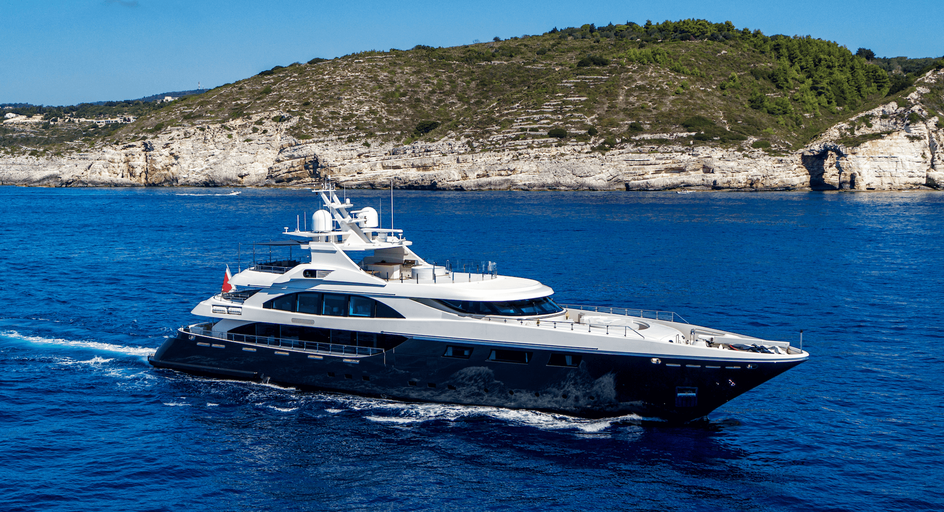 Zia, 50 m Ortona Navi charter yacht