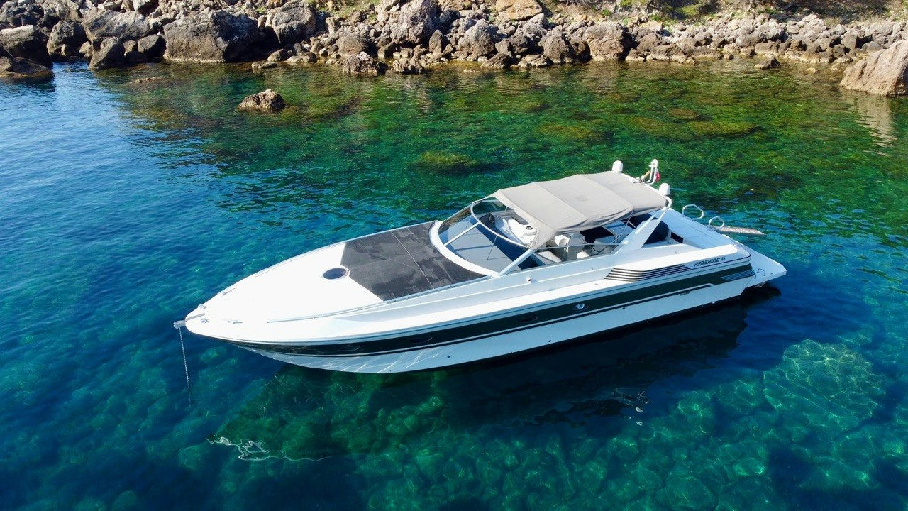 Pershing 45, 15.1 m Pershing 45 charter yacht