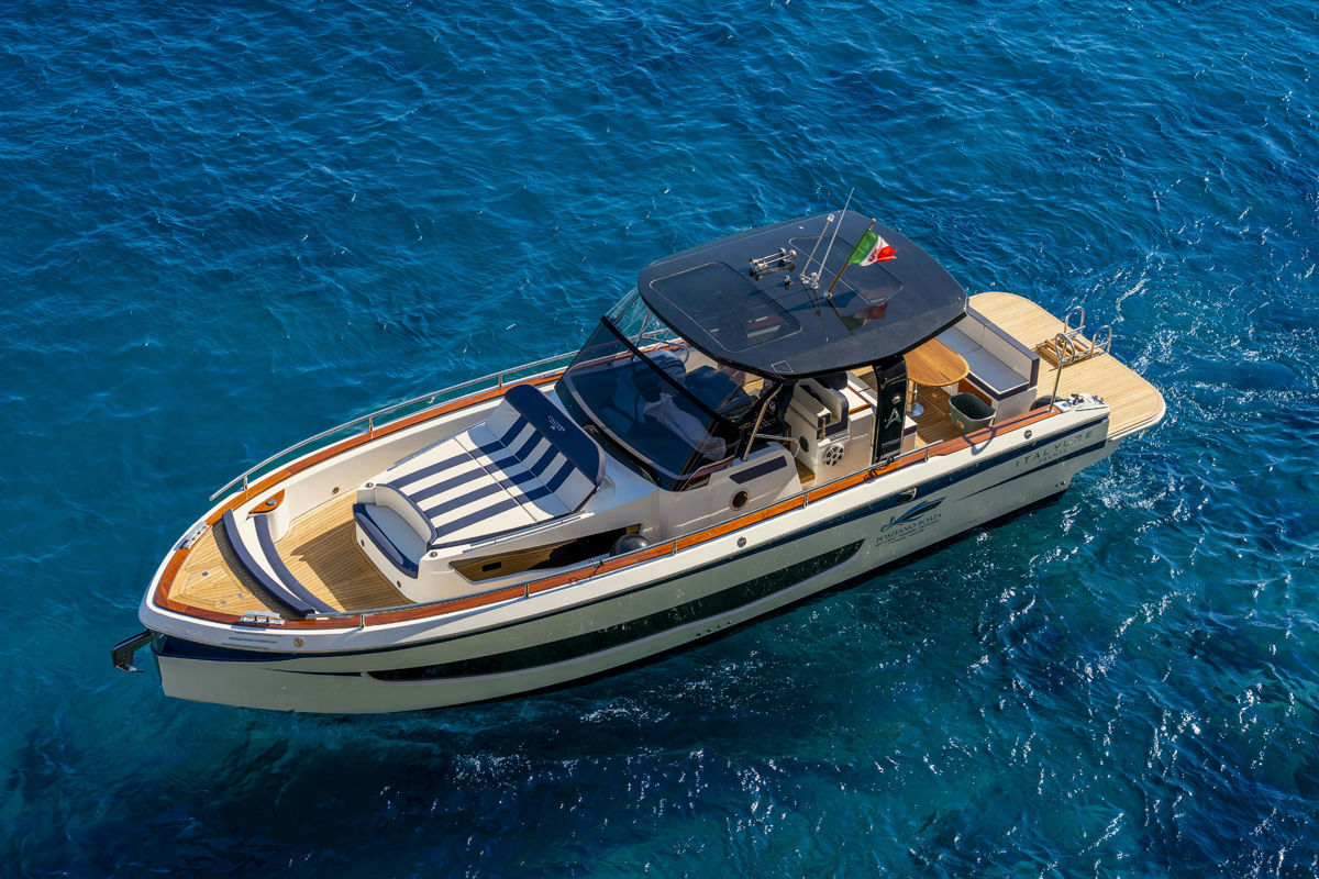 ZEUS, 12 m Italyure 38 charter yacht