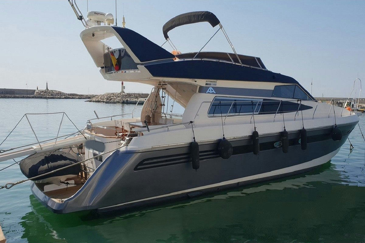 Astondoa 58 GLX, 17.8 m Astondoa 58 GLX charter yacht
