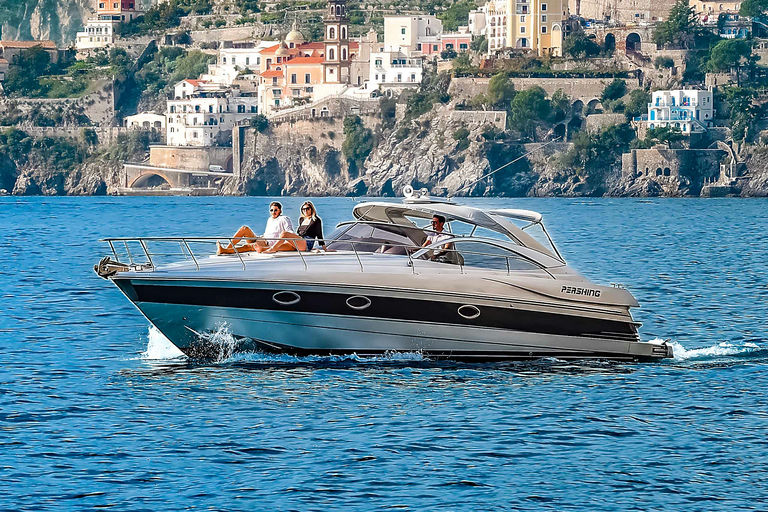 PERSHING 37 CABIN, 12 m Pershing 37 Cabin charter yacht