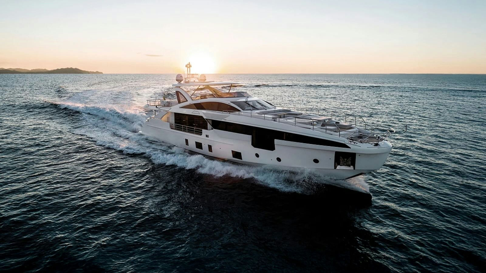Volante, 32.3 m Azimut charter yacht
