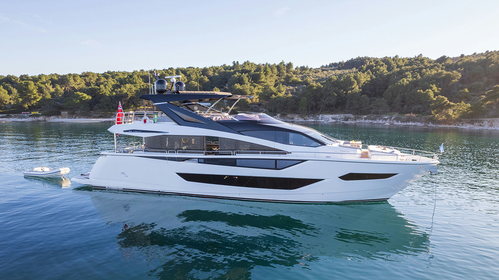 Mowana, 26.4 m Sunseeker charter yacht