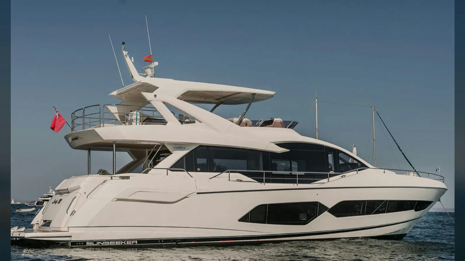LADY M, 23.2 m Sunseeker 76 charter yacht