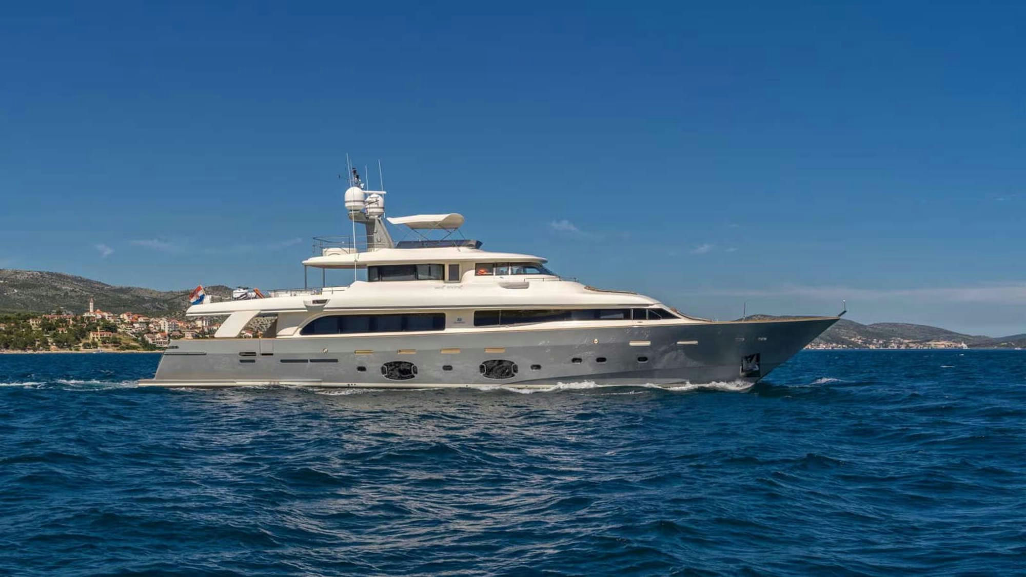 Seventh Sense, 32.6 m Ferretti charter yacht