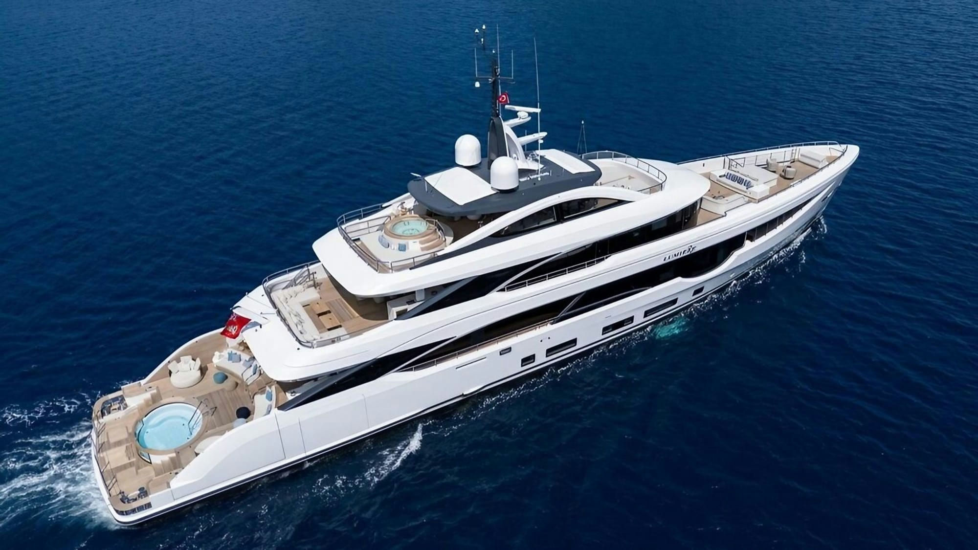 Lumiere, 49.9 m Benetti charter yacht