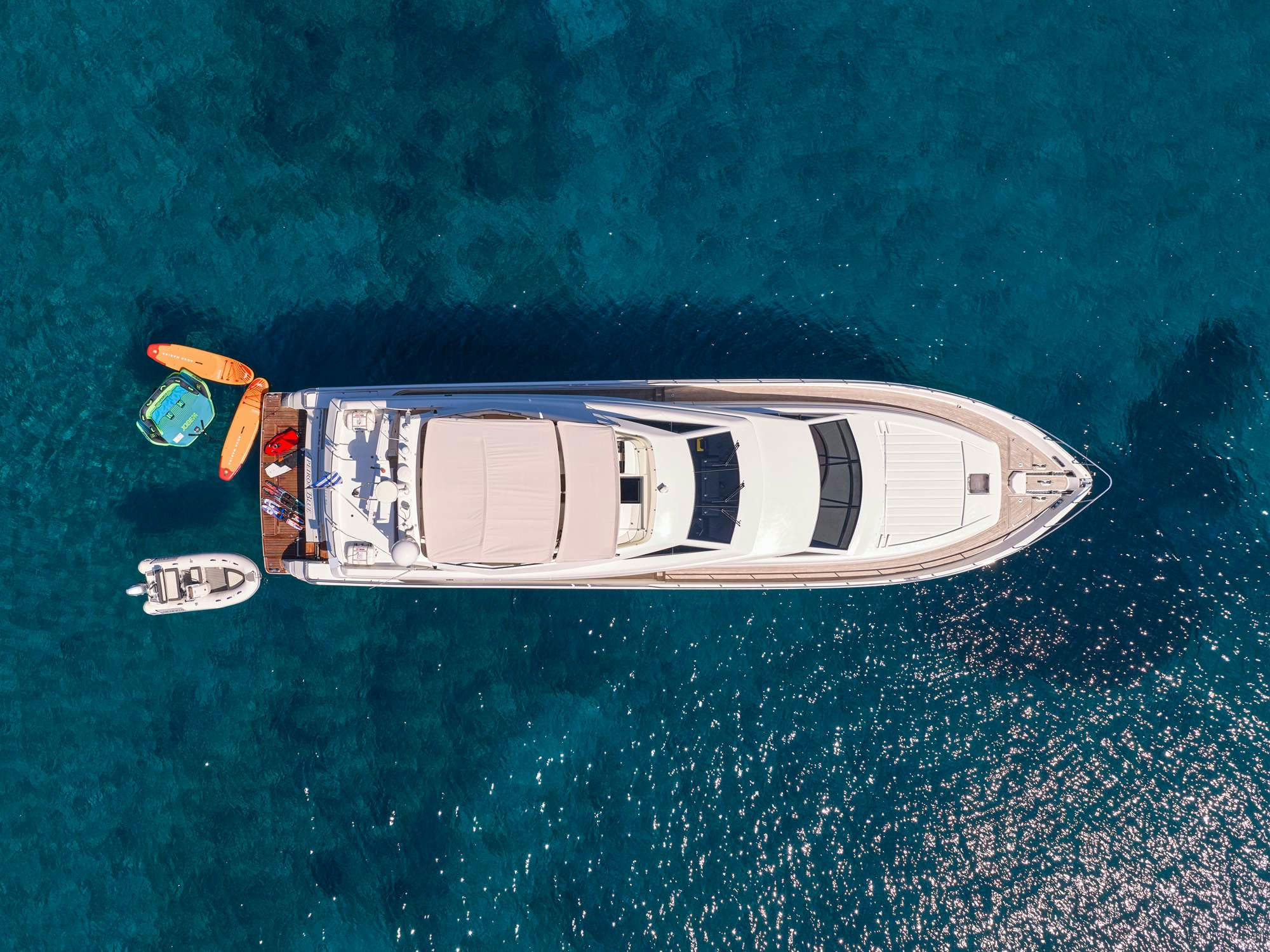 Apeiron Blue, 23 m Ferretti charter yacht