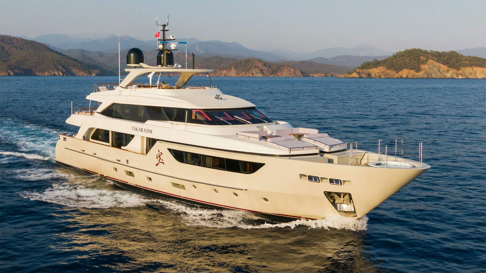 Takara One, 38 m charter yacht