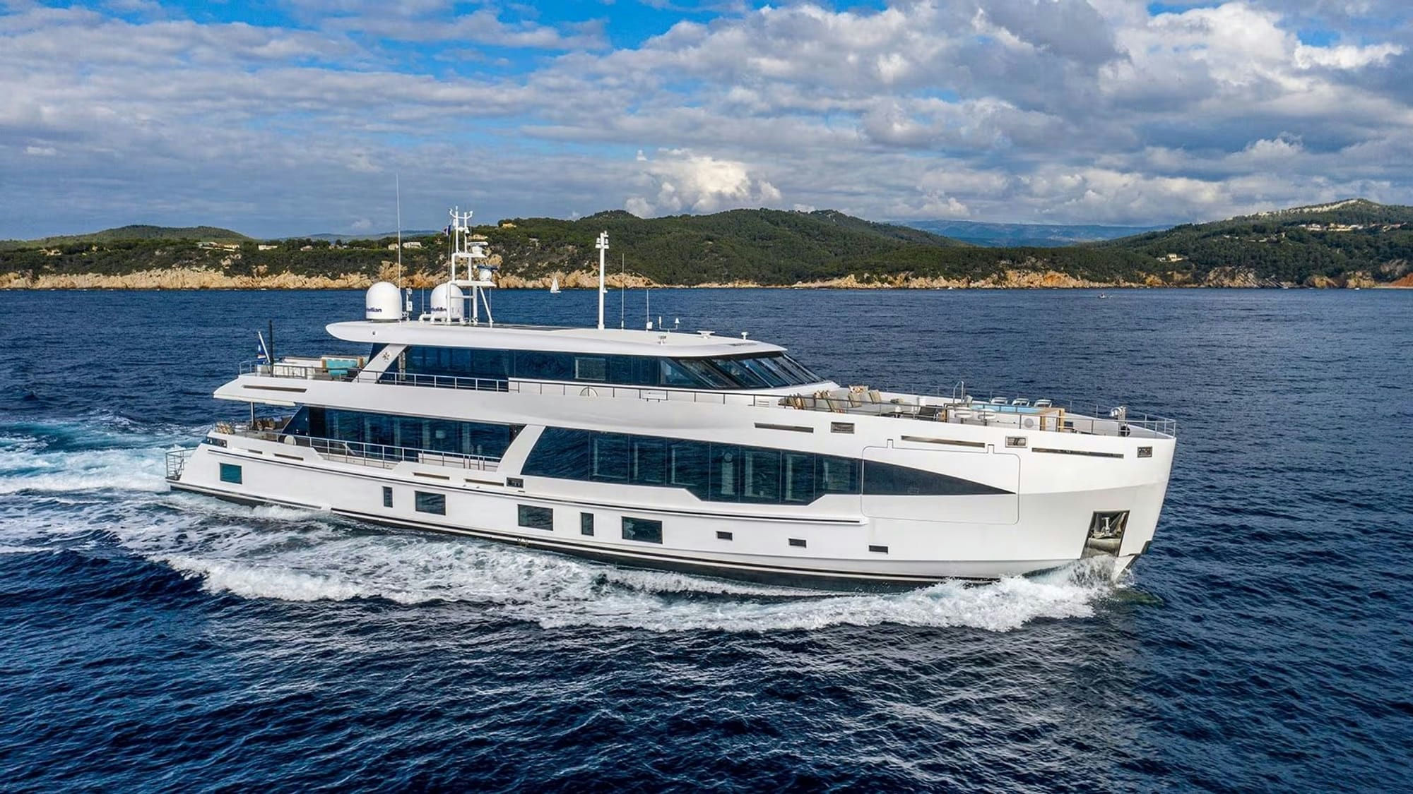 M55, 41.2 m Custom charter yacht