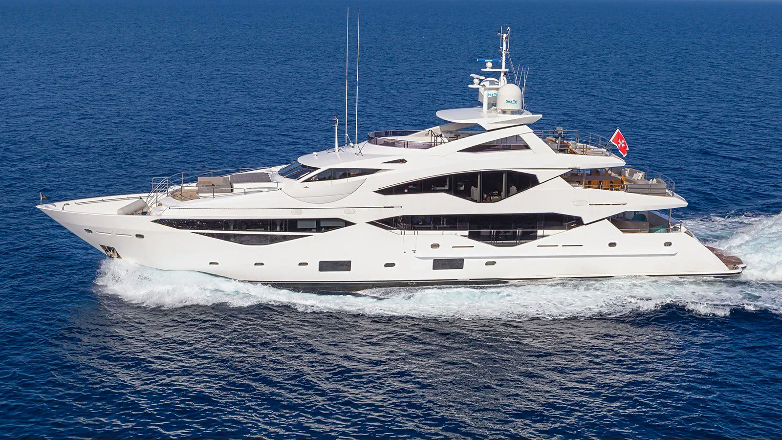 Aqua Libra, 40.1 m charter yacht