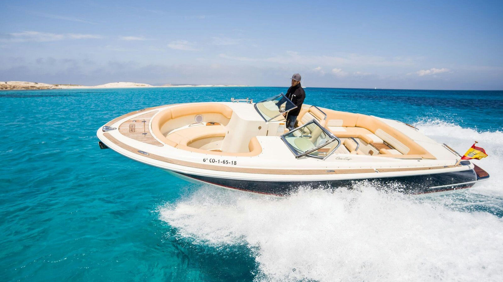 Yootopia, 7.7 m Chris Craft 28 charter yacht
