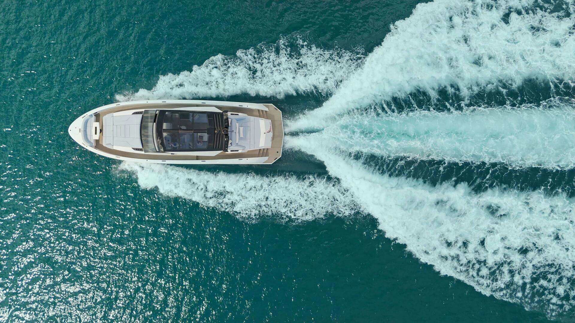 Pacha, 17.7 m Vanquish 58 charter yacht