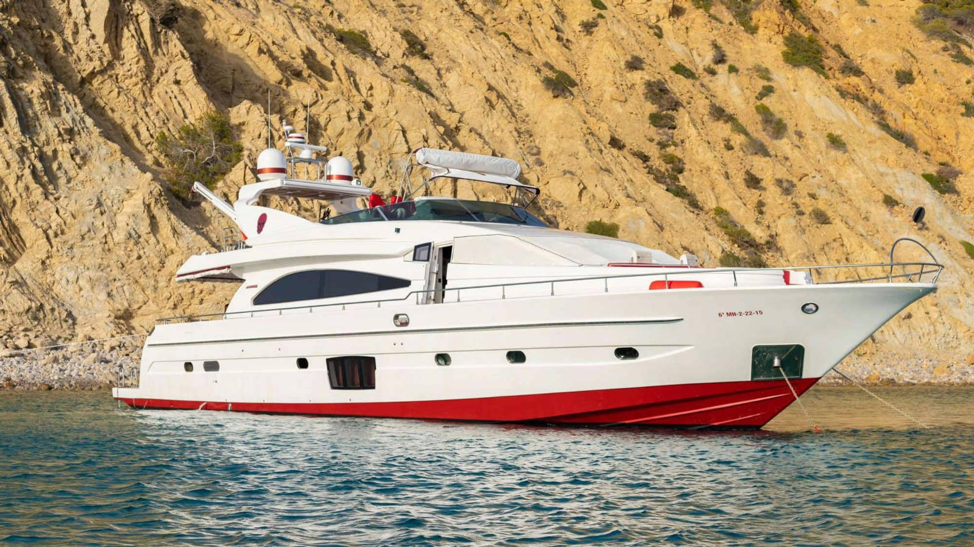 Geminis, 25 m Astondoa charter yacht
