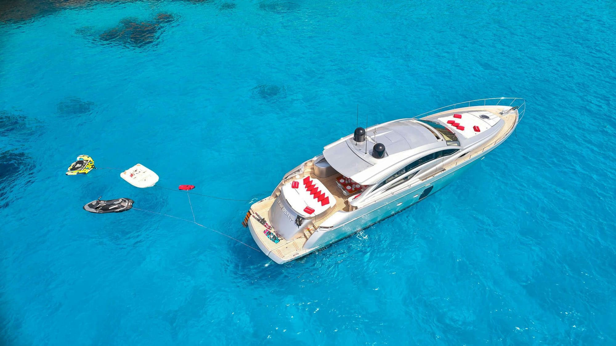 Legendary, 22.3 m Pershing charter yacht