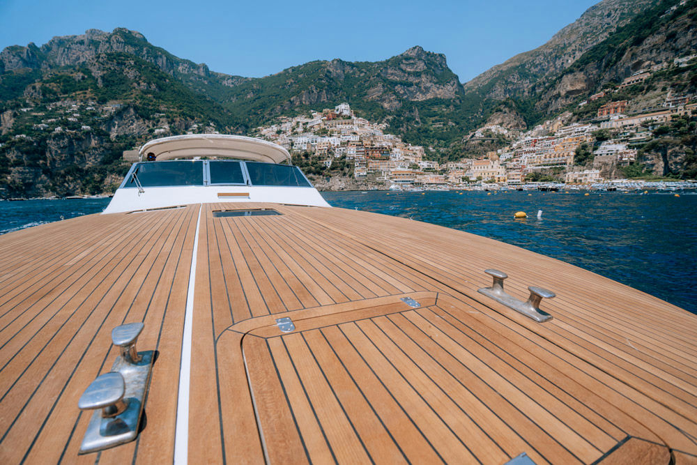 FRELA, 15 m Itama 45 charter yacht