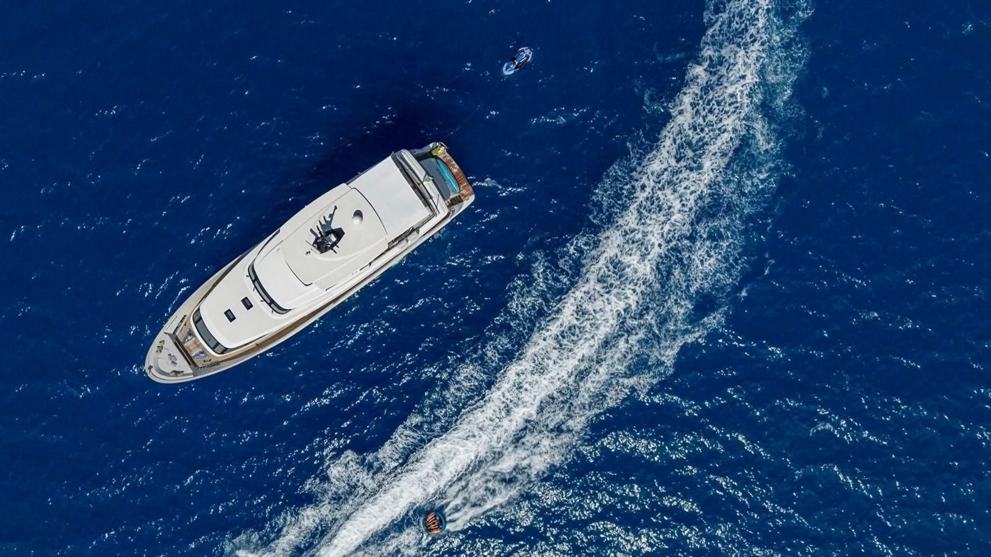 Unicka, 27.6 m Sanlorenzo charter yacht