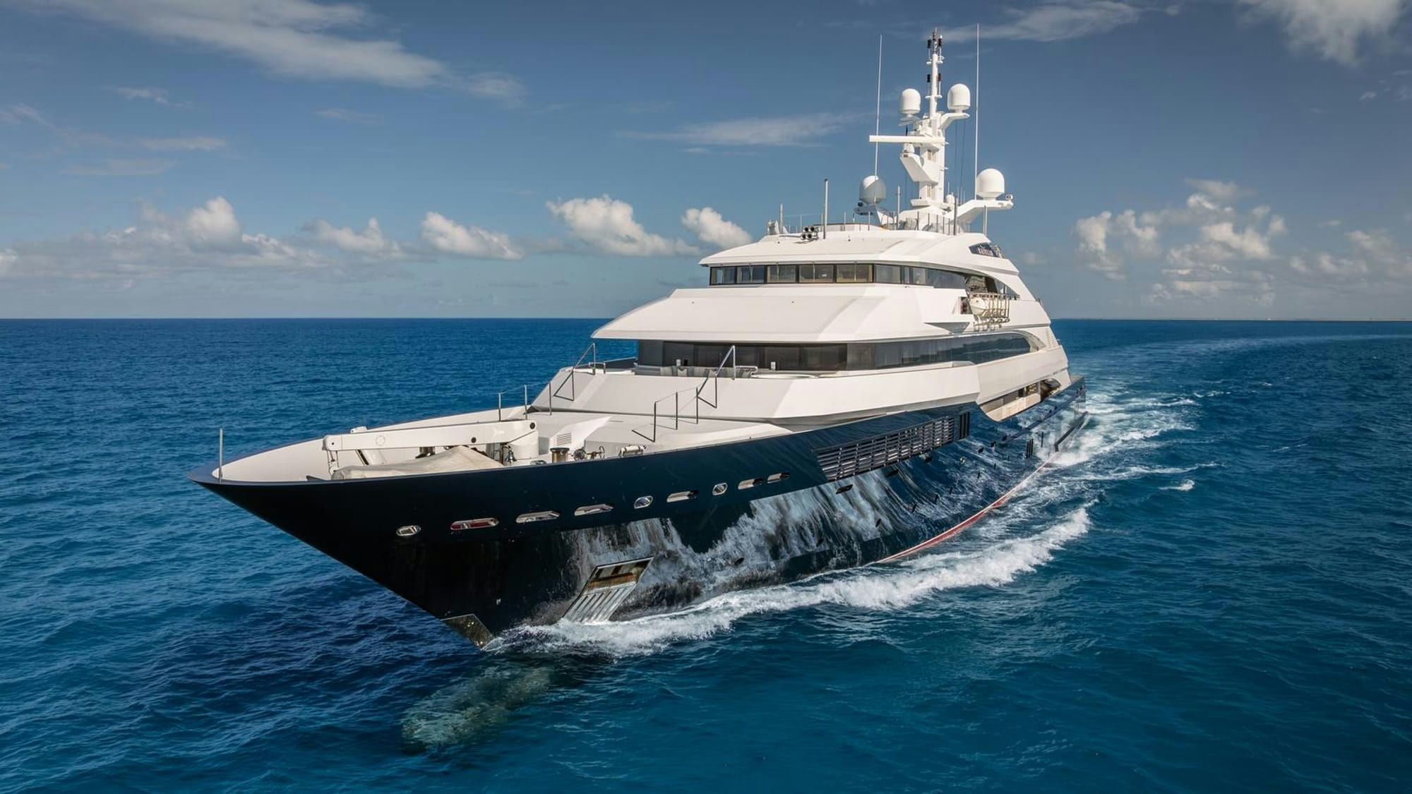 Batello, 80 m Oceanco charter yacht