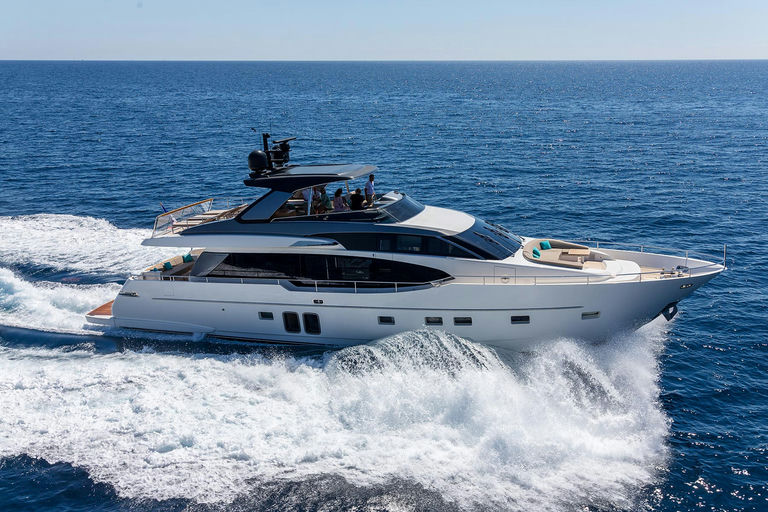 REGINE OF CANNES, 24.6 m charter yacht