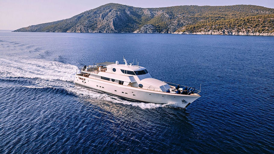 Xiphias, 33.2 m Esterel charter yacht