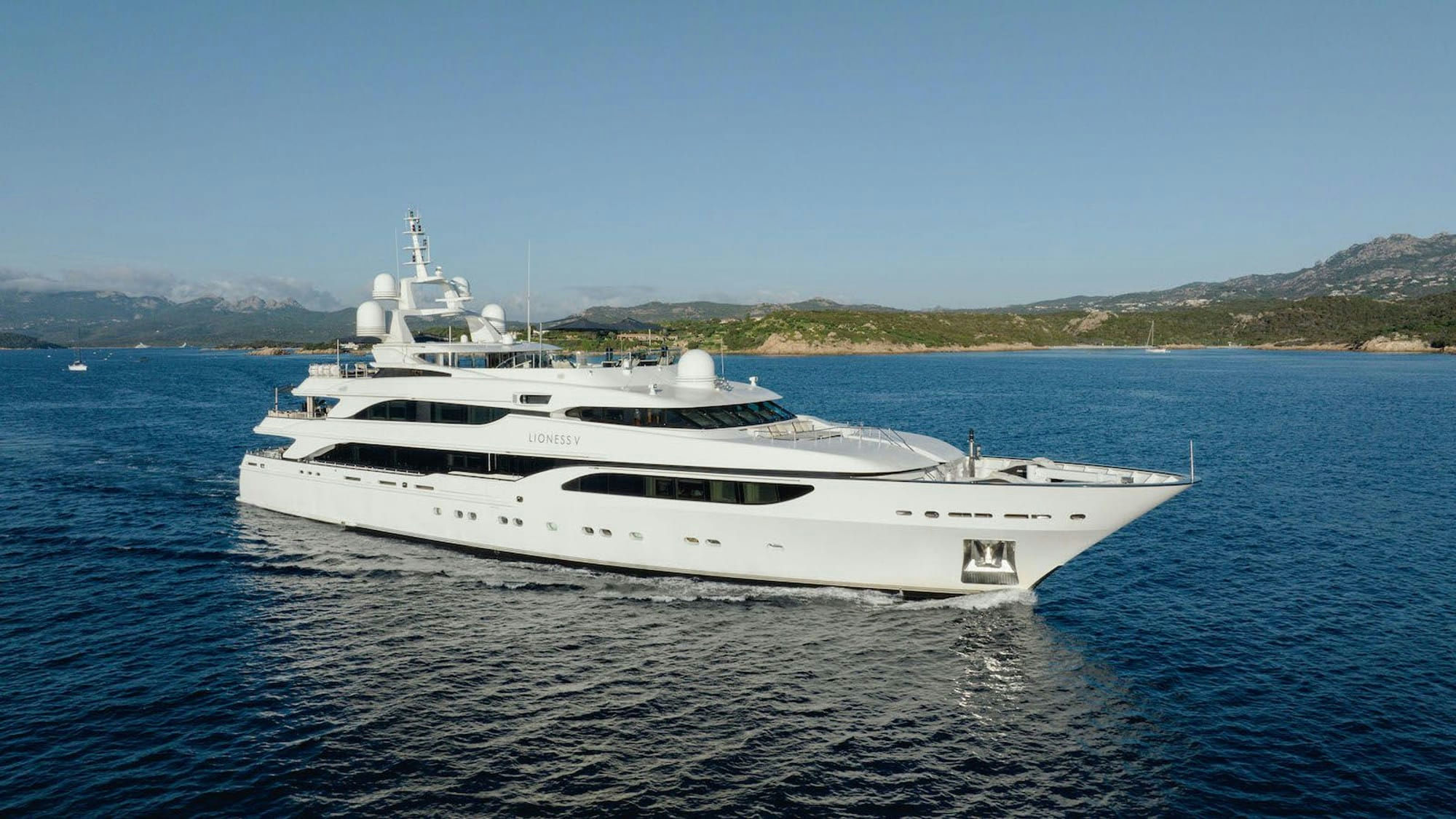 Lioness V, 63.5 m Benetti charter yacht