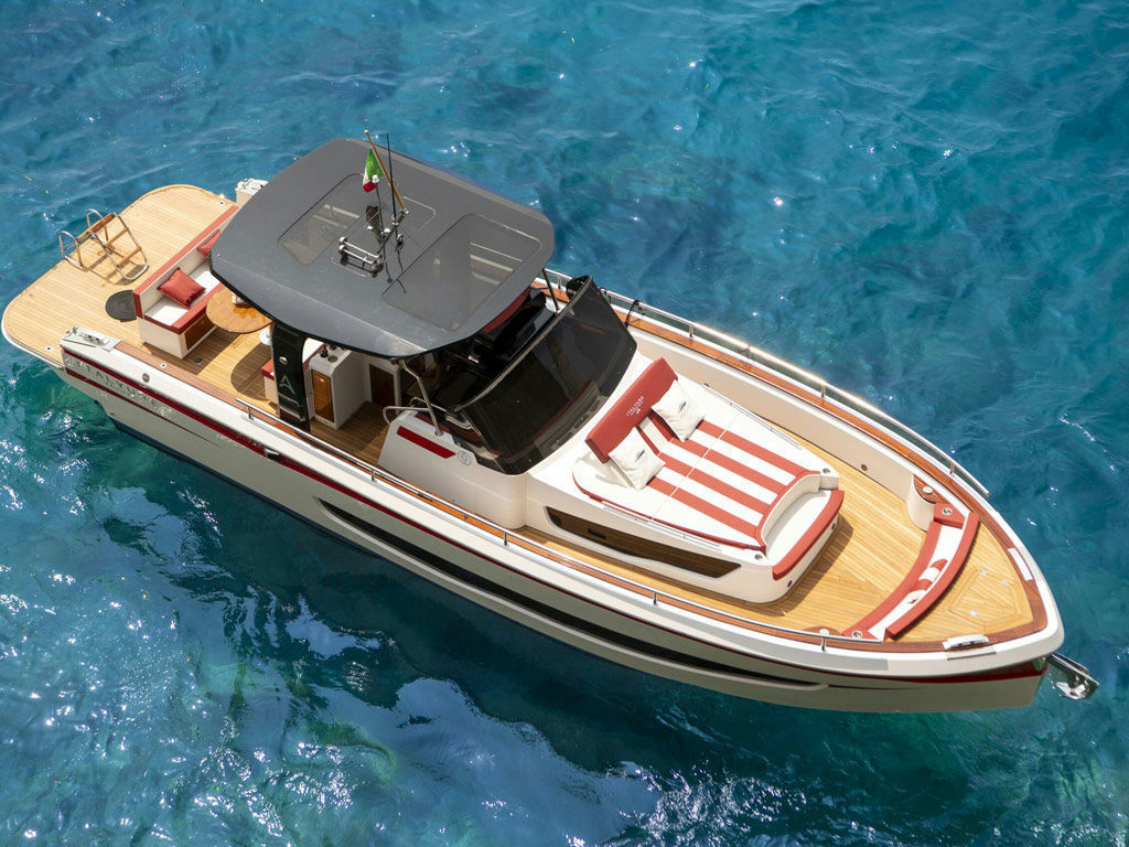 LUNA ROSSA, 12 m Italyure 38 charter yacht