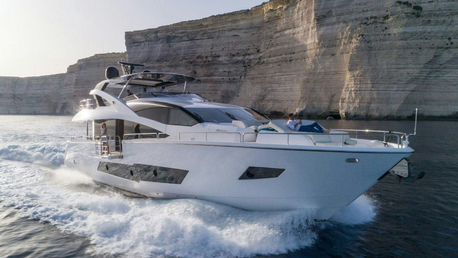 Jupju, 26.3 m Sunseeker 86 charter yacht