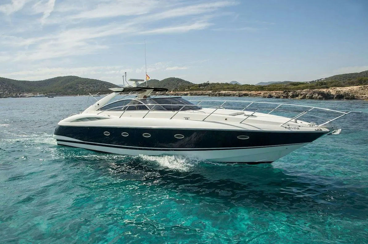 Sunseeker Camargue 52, 15.5 m Sunseeker Camargue 52 charter yacht