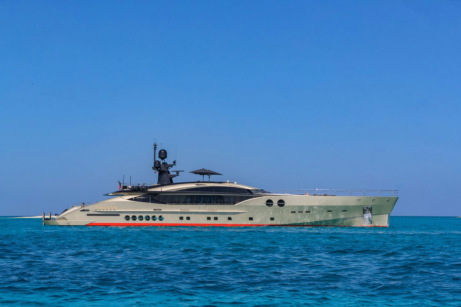DB9, 52.4 m charter yacht