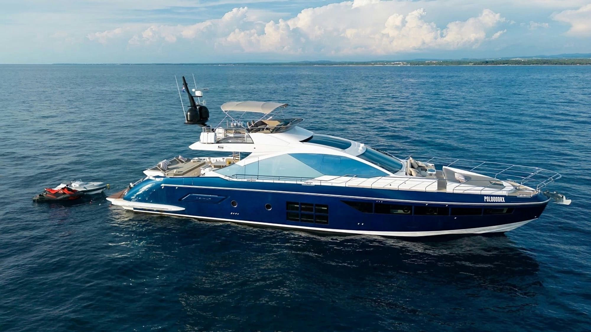 Mudita, 21.4 m Azimut charter yacht