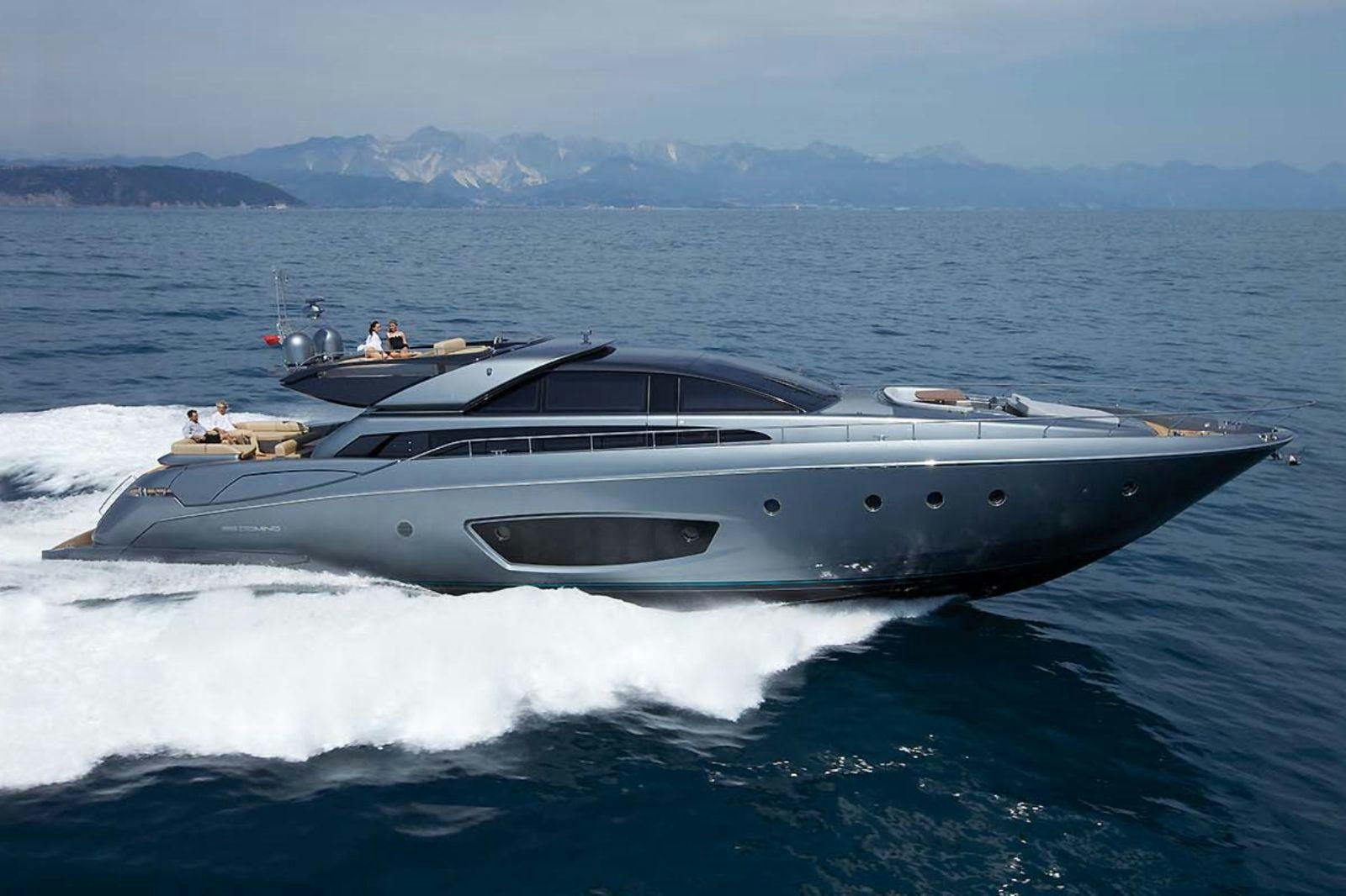 SILVER BREEZE, 26.4 m charter yacht